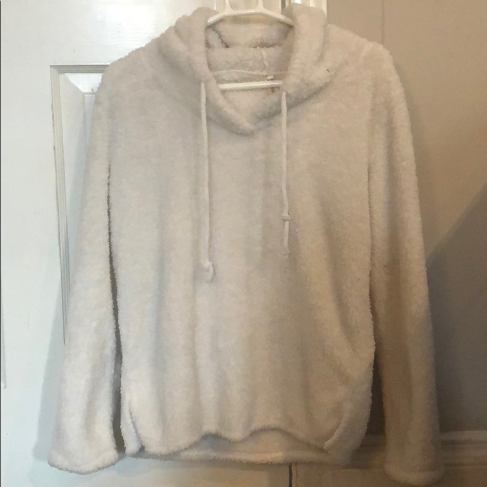 VERY CUTE FUZZY HOODIE